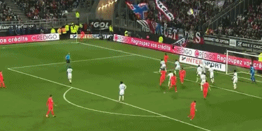 卡拉格：维尔茨倒地够不上点球，但国米球员拉拽球衣留下把柄