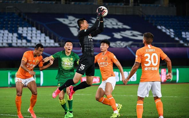 阿卡输不起的球赢了小野兔没指望的四强进了，ATP要减赛事数量了