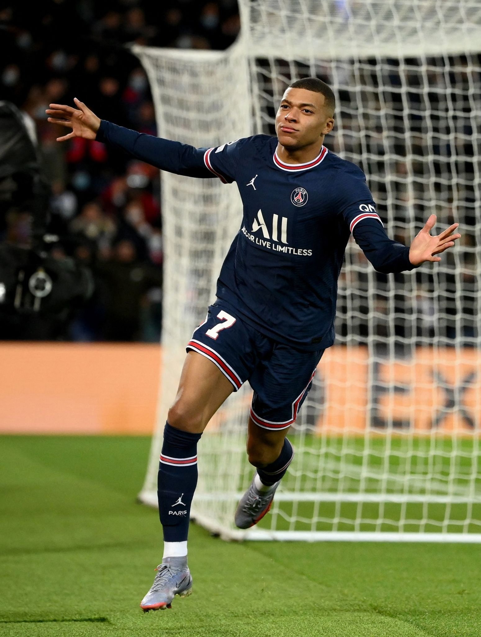 布拉德利：离世界杯只差两场球，在附加赛中无惧任何对手（布拉德利：距世界杯仅两战，附加赛不惧任何对手）