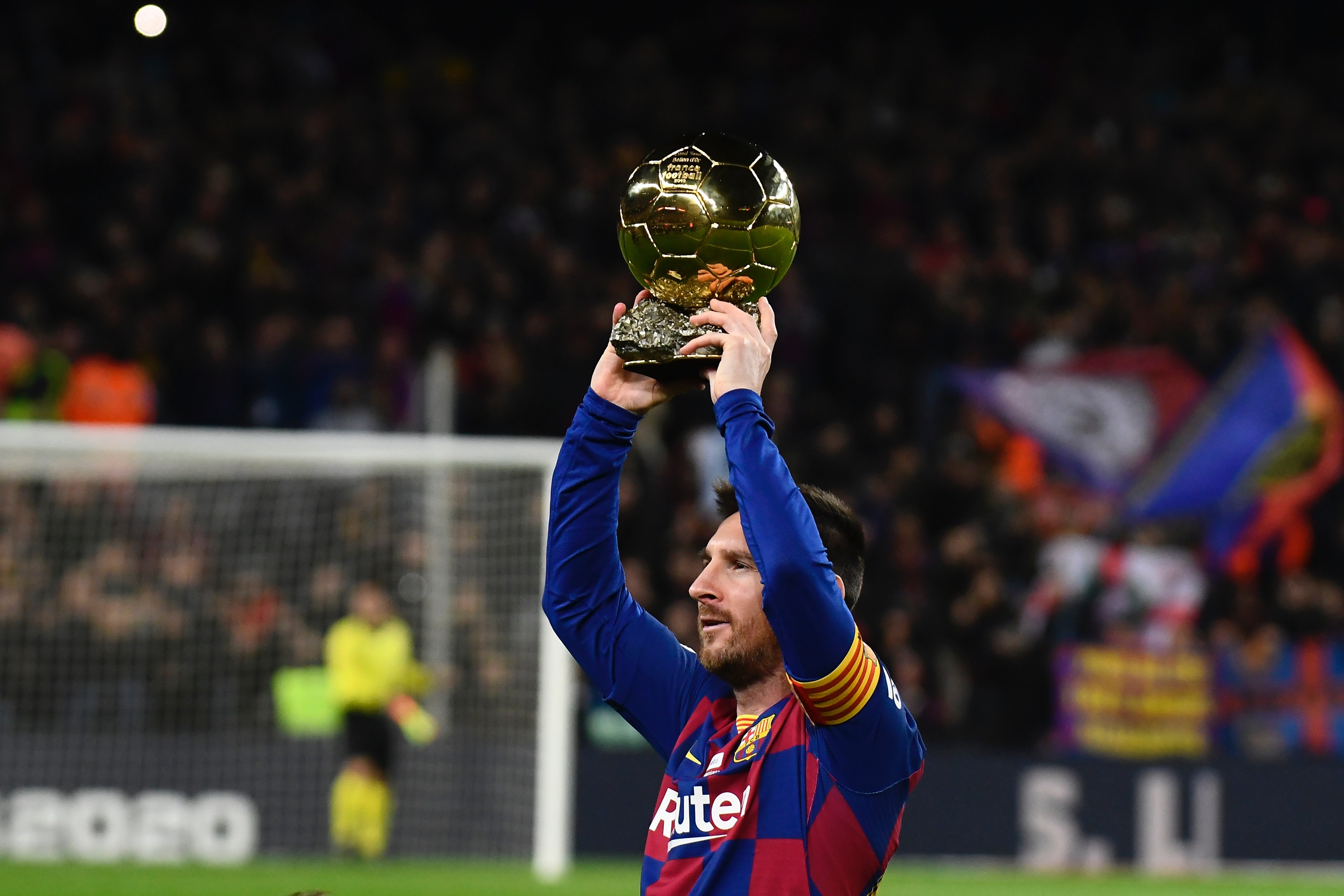 迪米特列夫斯基：瓦伦上赛季卡我出场数，少上一场少付30万