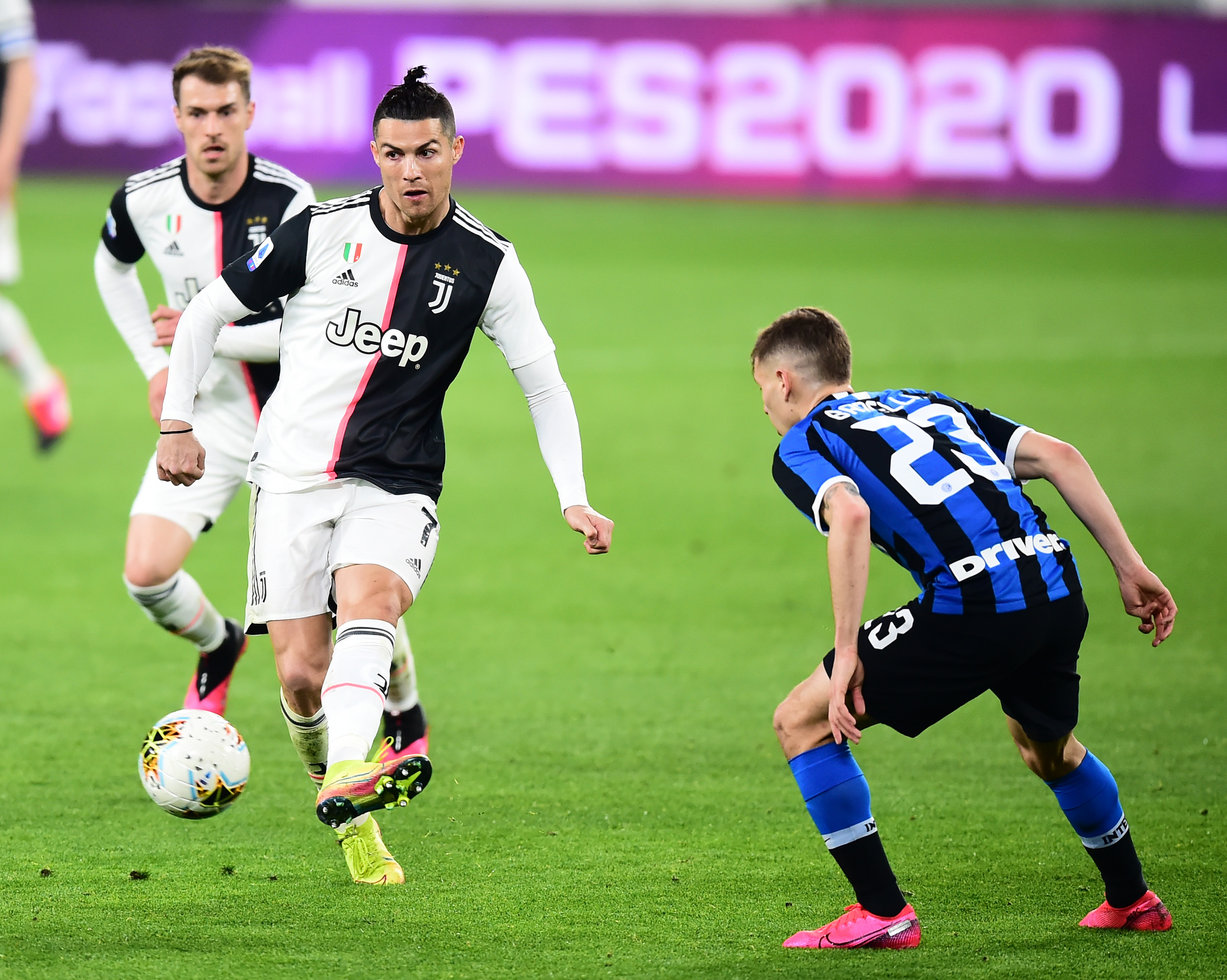 各位雷速老哥们下午好~最受欢迎的《体坛女神》栏目又在周四与大家准时见面啦！