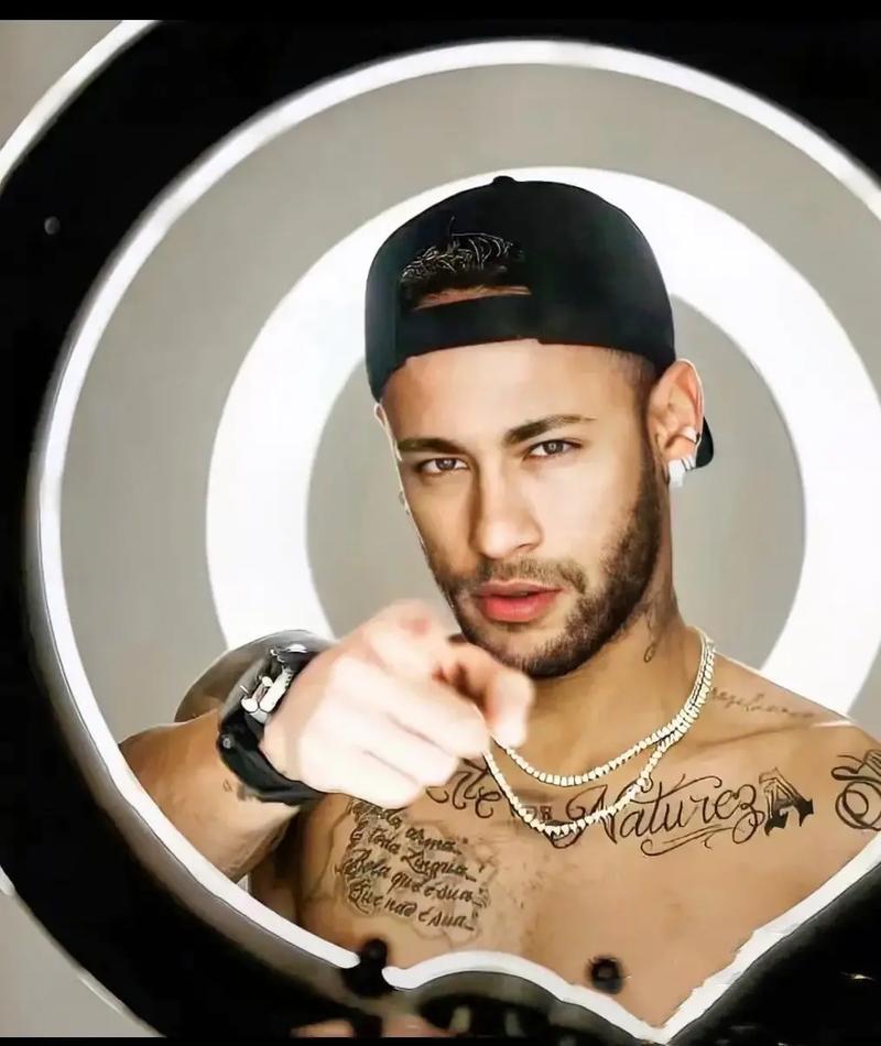 西班牙大名单：亚马尔领衔，奥尔莫在列，卡瓦哈尔、佩德里伤缺