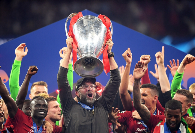 皇马公布欧冠战曼城大名单：姆巴佩带伤入围，一线队后卫仅4人在列（皇马欧冠战曼城名单出炉：姆巴佩带伤入选，一线队仅四名后卫在列）