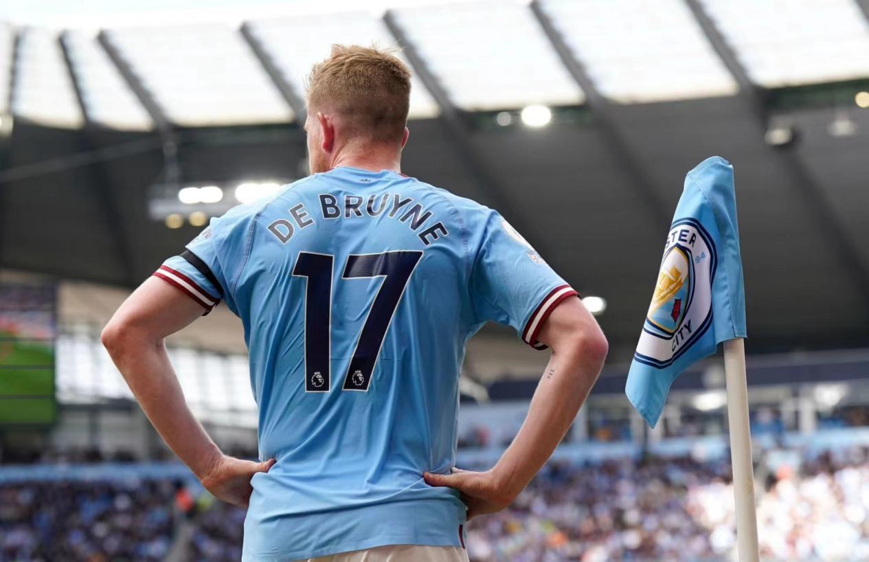 阿劳霍在巴萨已被罚下5次，本世纪仅次于皮克、莫塔和马克斯