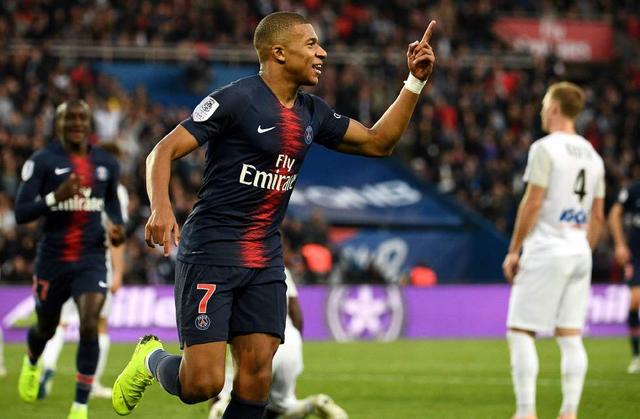 巴萨重返诺坎普当天日程：赛前有烟花秀，中场休息有乐队表演（巴萨回归诺坎普当日安排：赛前烟花秀，半场乐队登场）